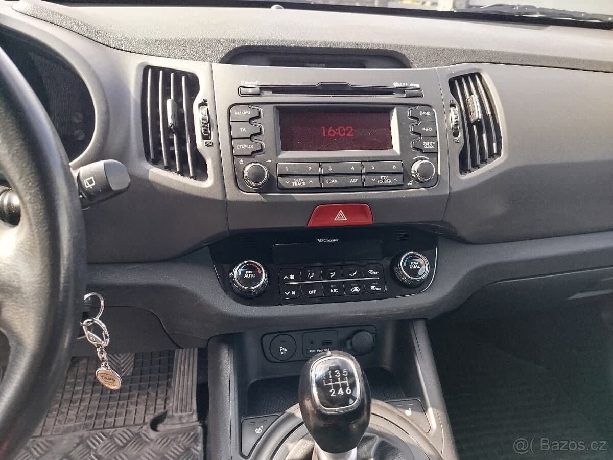2010 Kia SPORTAGE - 12