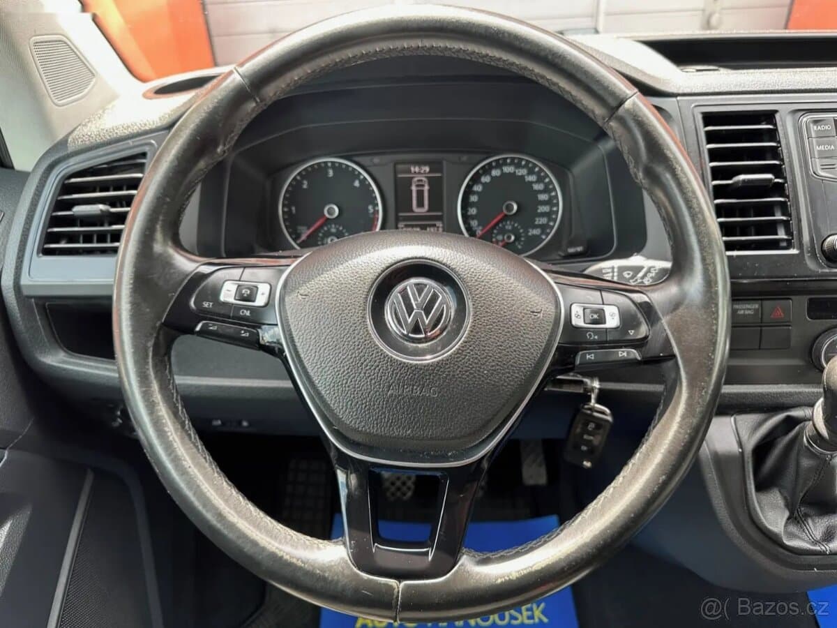 2015 Volkswagen CARAVELLE - 12