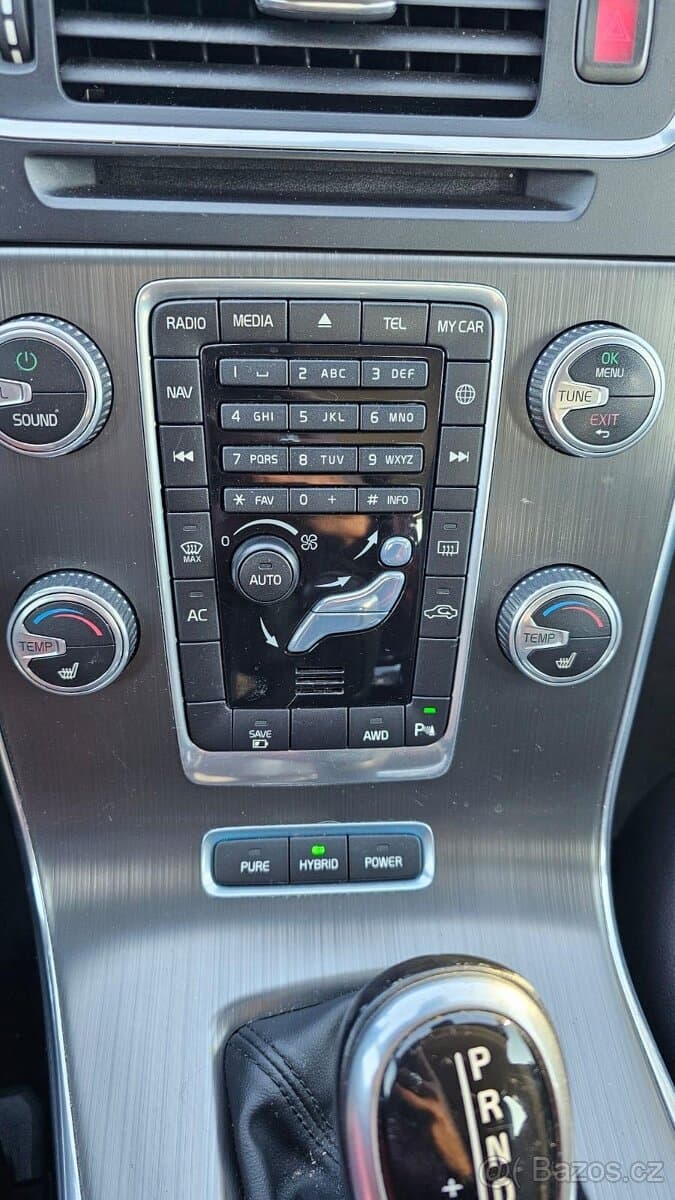 2015 Volvo V60 - 12