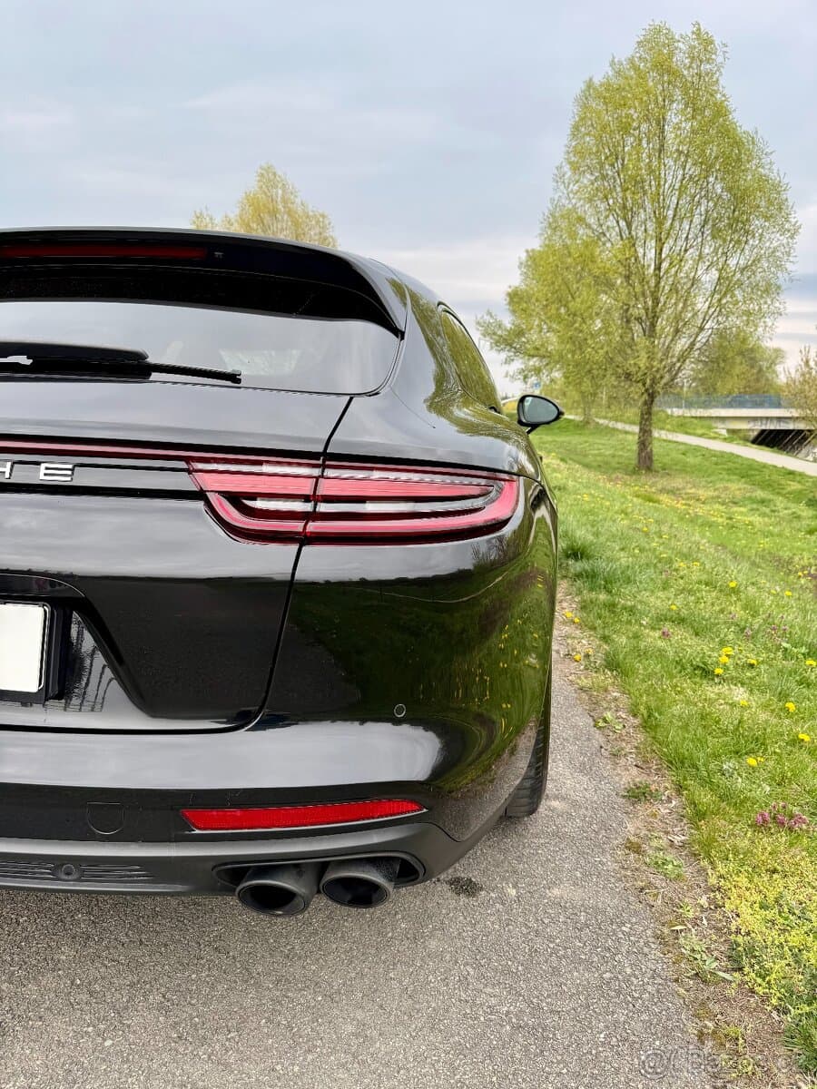 2018 Porsche PANAMERA - 12