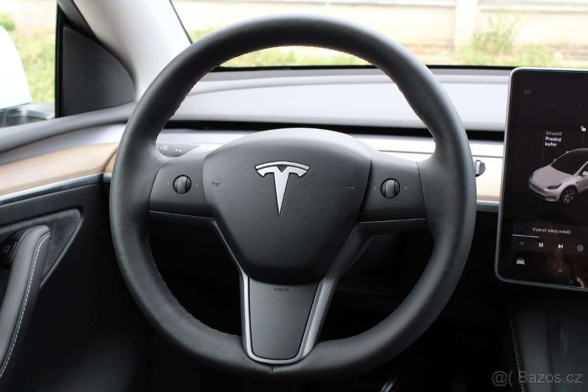 2021 Tesla MODEL Y - 12