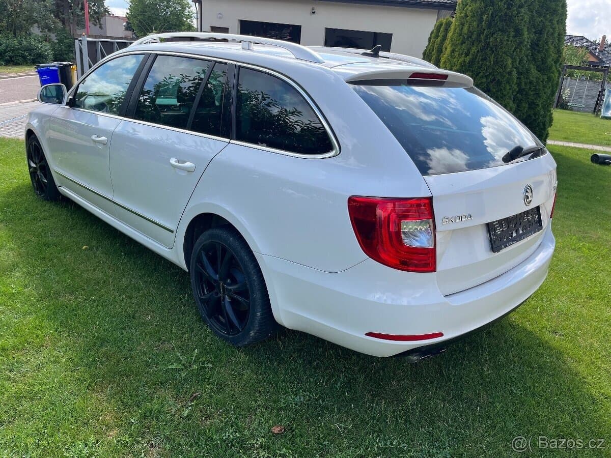 2014 Škoda SUPERB - 12