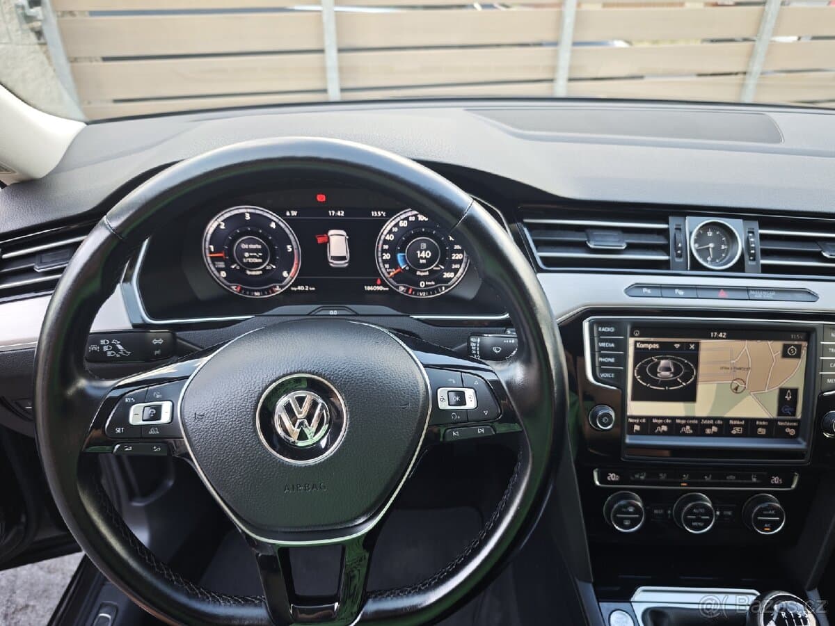 2015 Volkswagen PASSAT - 12