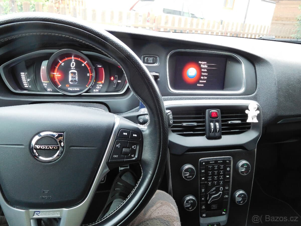 2018 Volvo V40 - 12