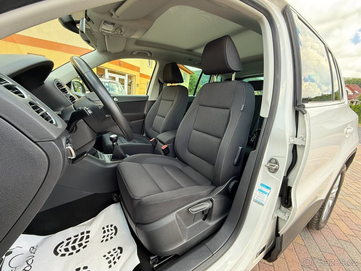 2011 Volkswagen TIGUAN - 12