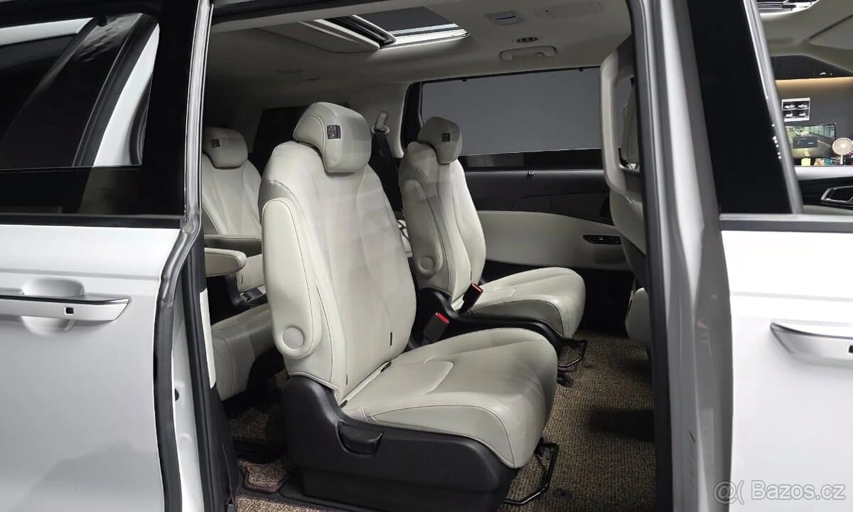 2021 Kia CARNIVAL - 12