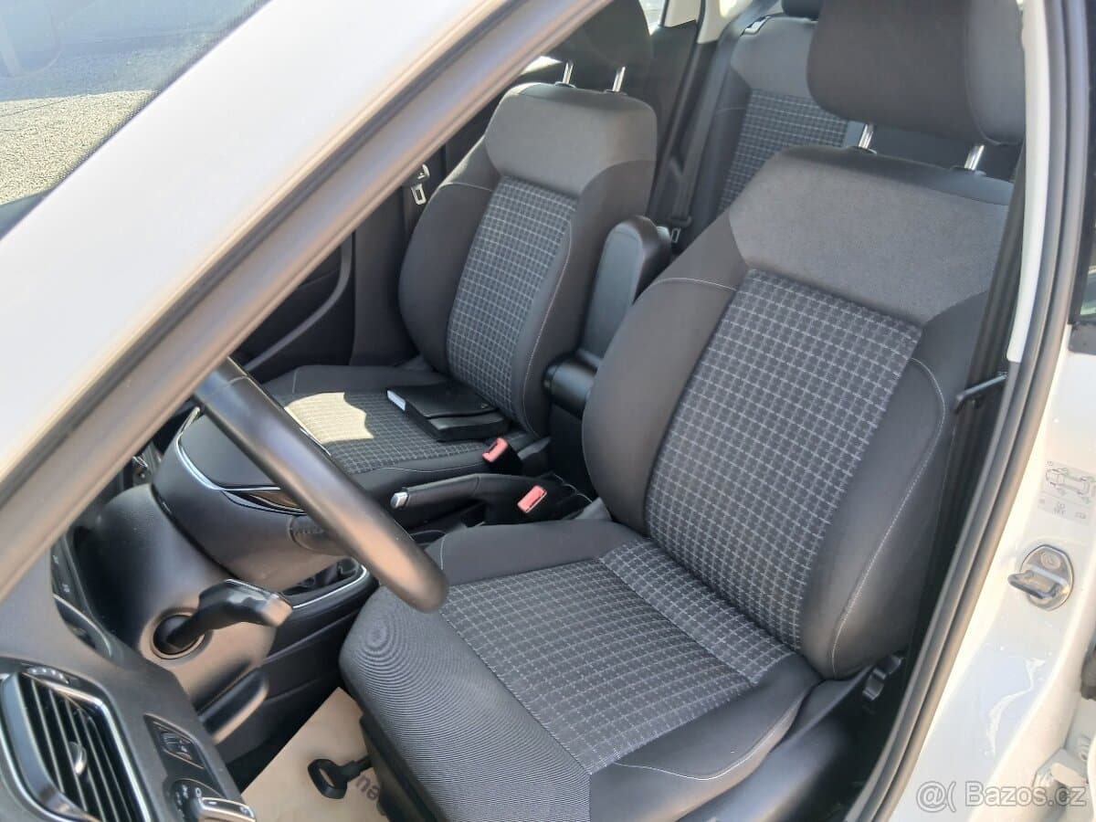2015 Volkswagen POLO - 12