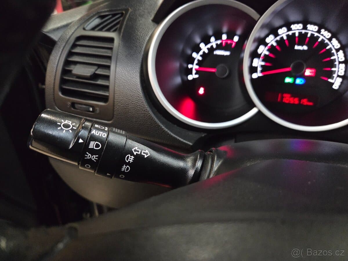 2013 Kia VENGA - 12