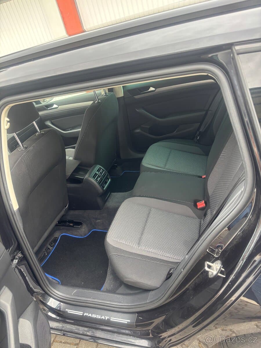 2016 Volkswagen PASSAT - 12