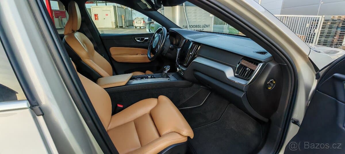 2019 Volvo XC60 - 12
