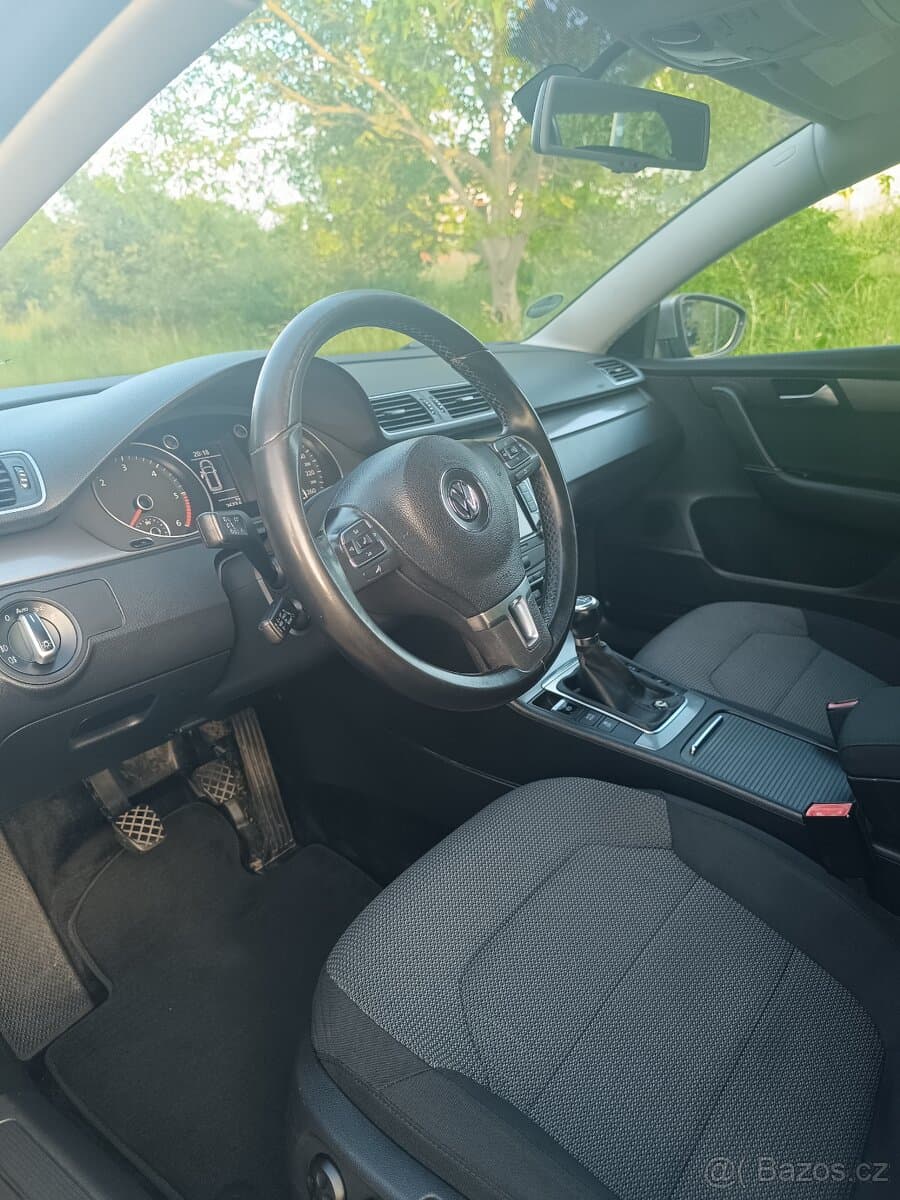 Volkswagen PASSAT - 12