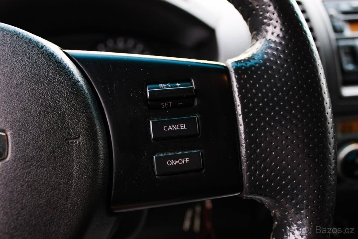 2009 Nissan NAVARA - 12