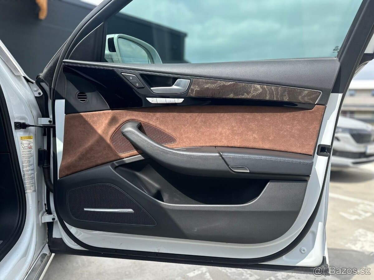 2015 Audi A8 - 12
