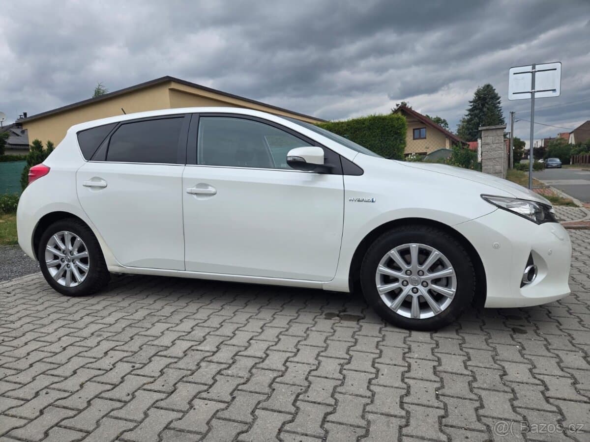 2013 Toyota AURIS - 12