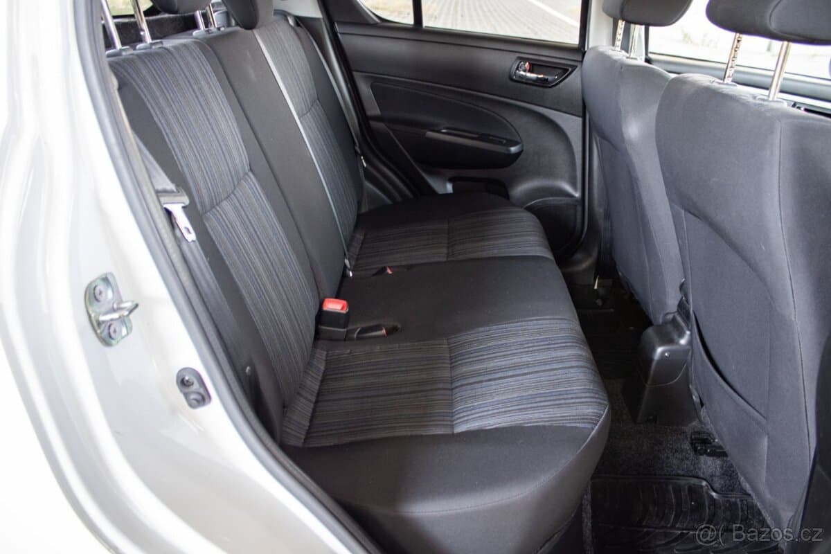 2015 Suzuki SWIFT - 12