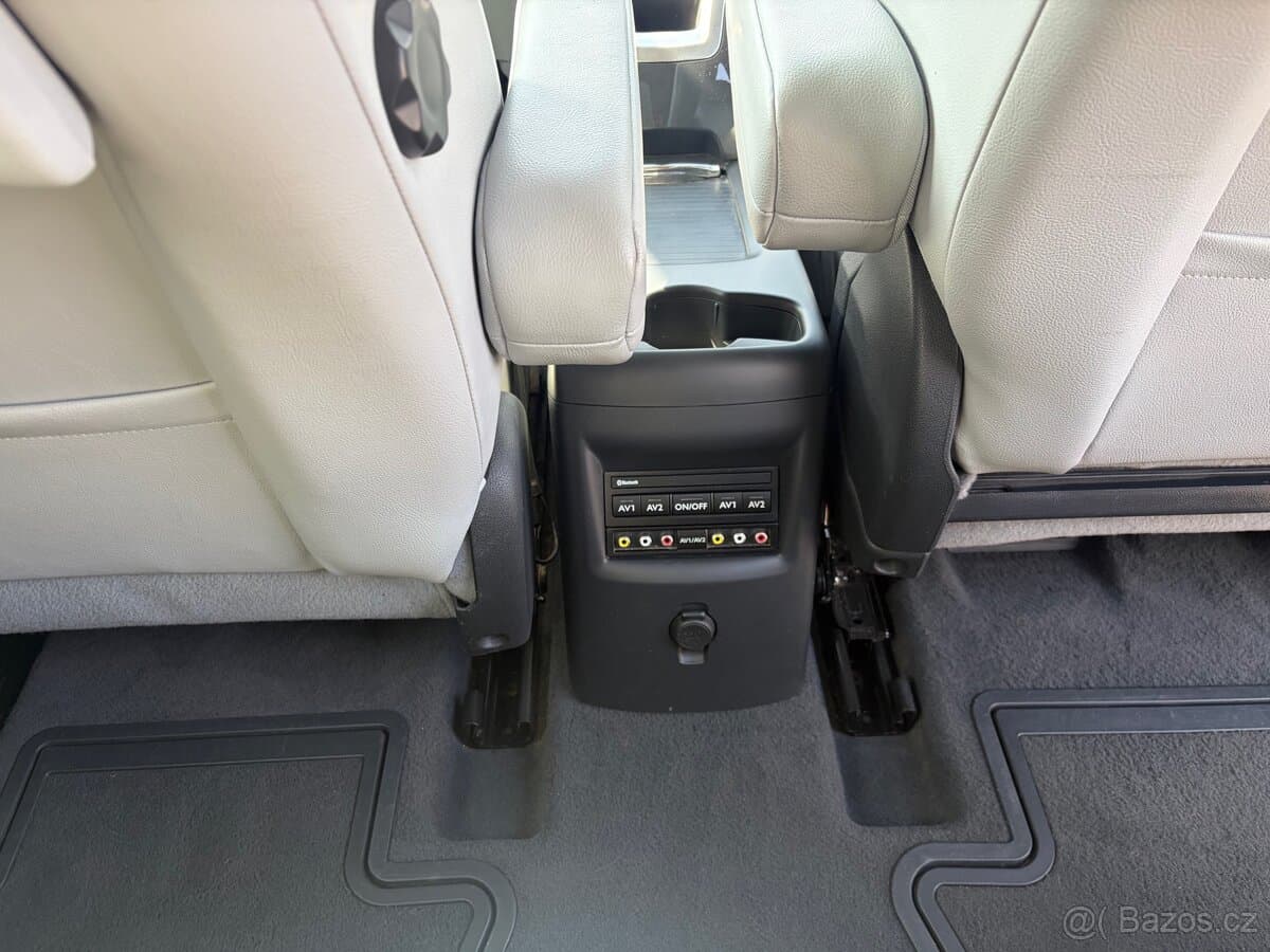 2012 Peugeot 5008 - 12