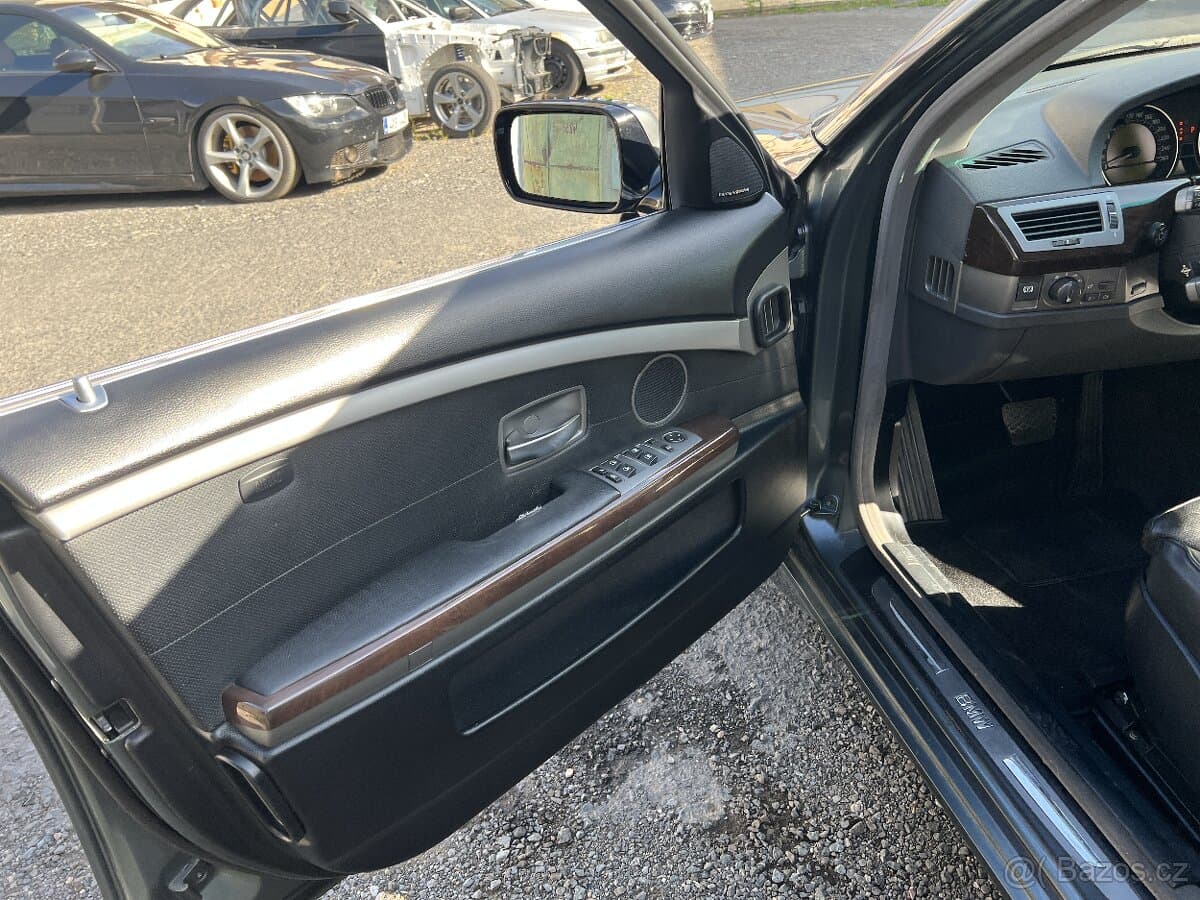 2002 BMW X7 - 12