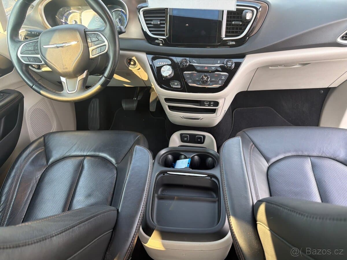 2019 Chrysler PACIFICA - 12