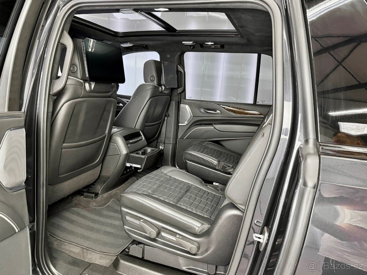 2022 Cadillac ESCALADE - 12