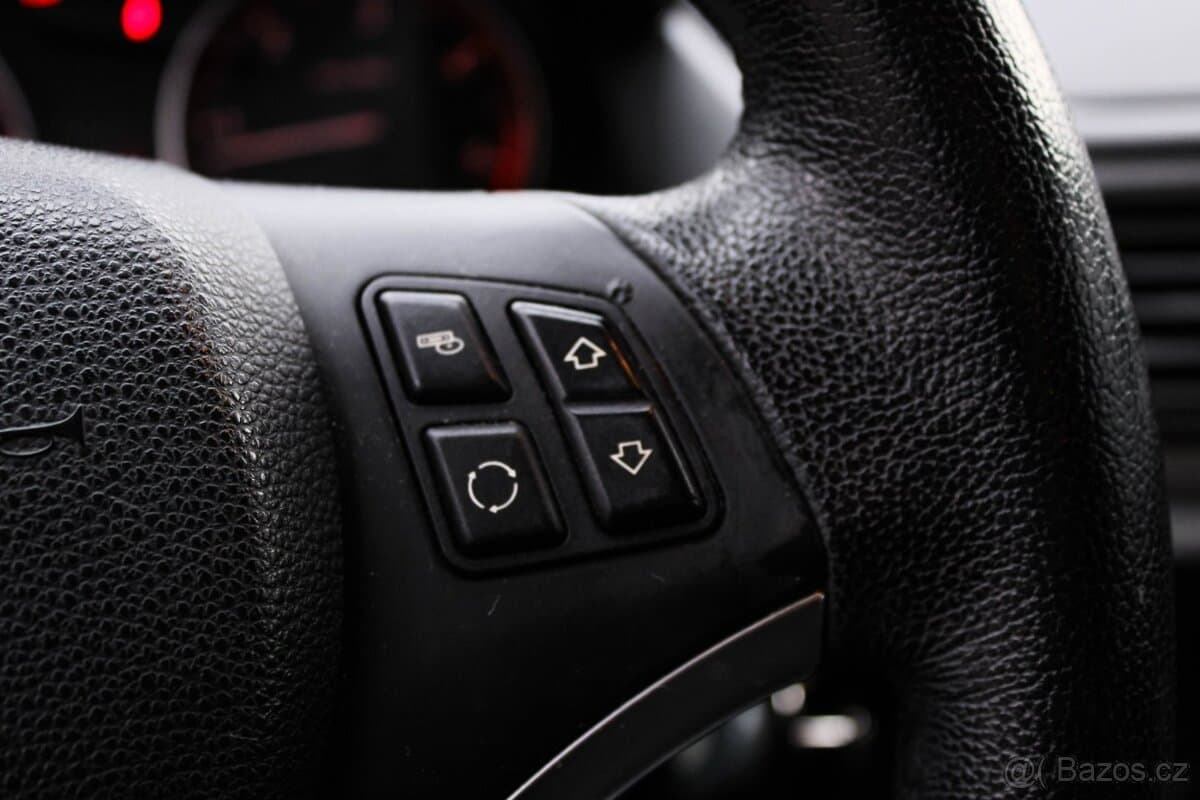 2010 BMW X1 - 12
