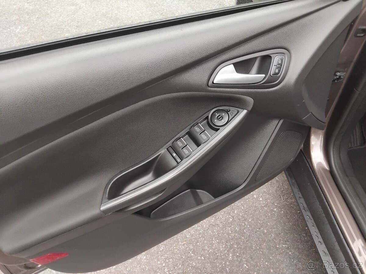 2018 Ford FOCUS - 12