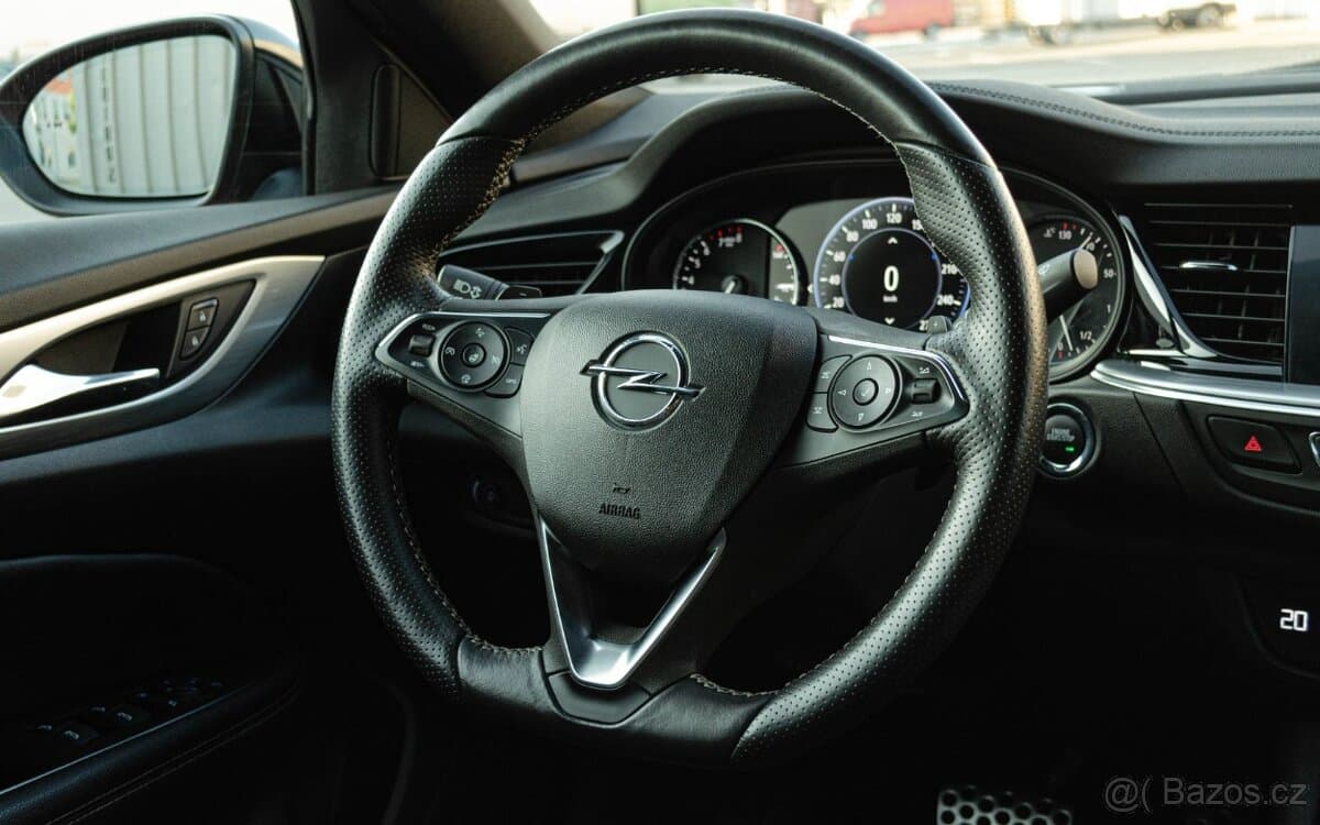 2020 Opel INSIGNIA - 12