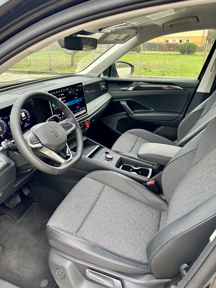2025 Volkswagen TIGUAN - 12