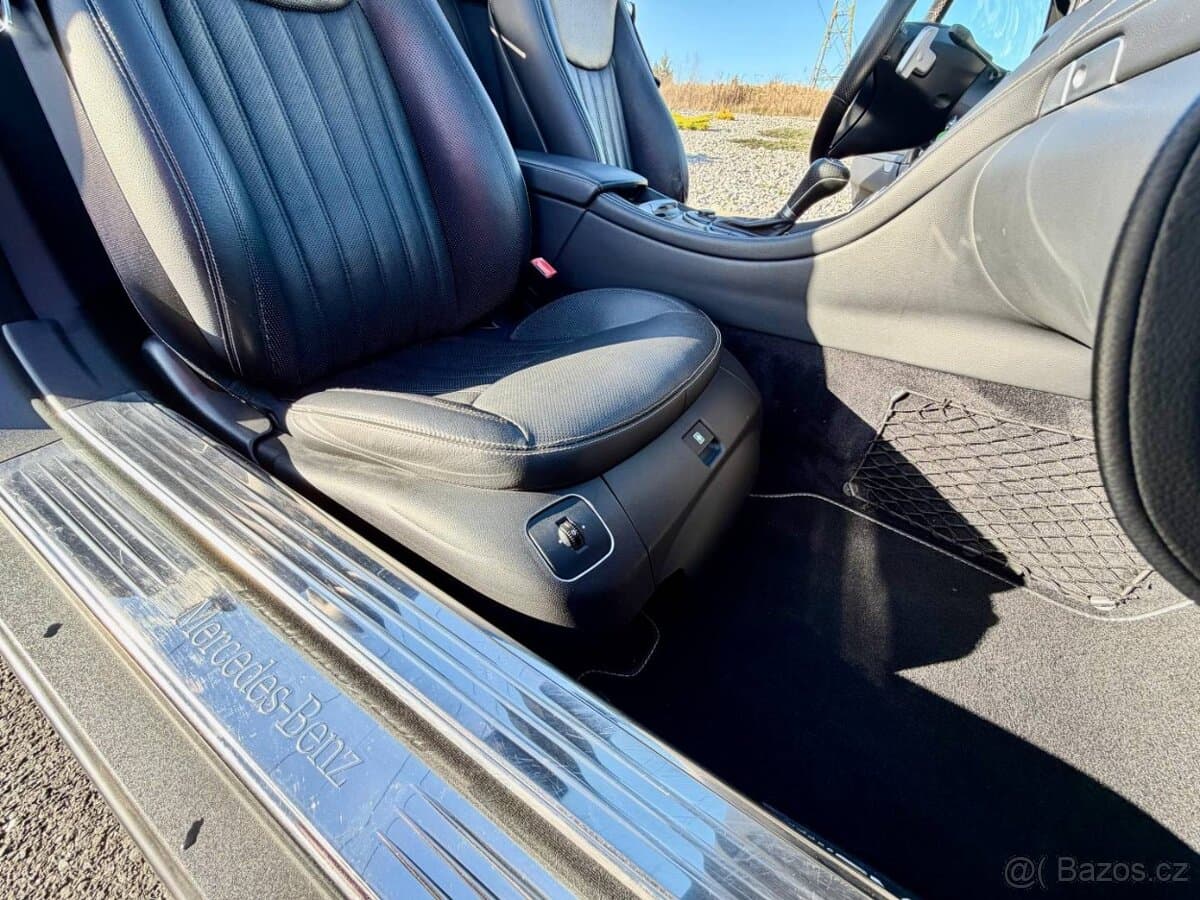 2009 Mercedes-Benz SL - 12