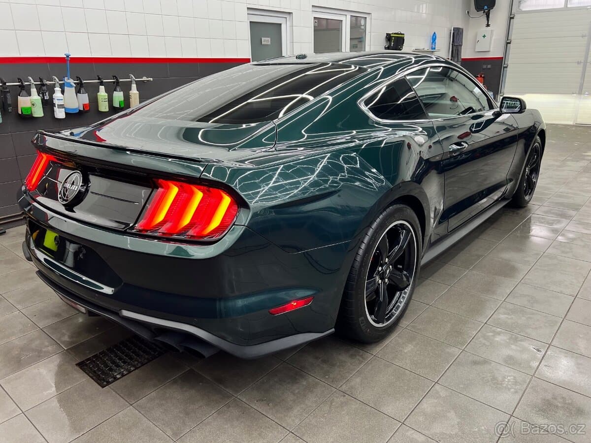 2019 Ford MUSTANG - 12