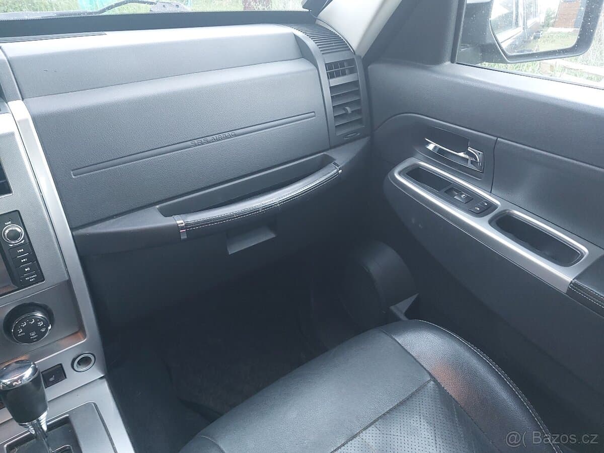 2010 Jeep CHEROKEE - 12