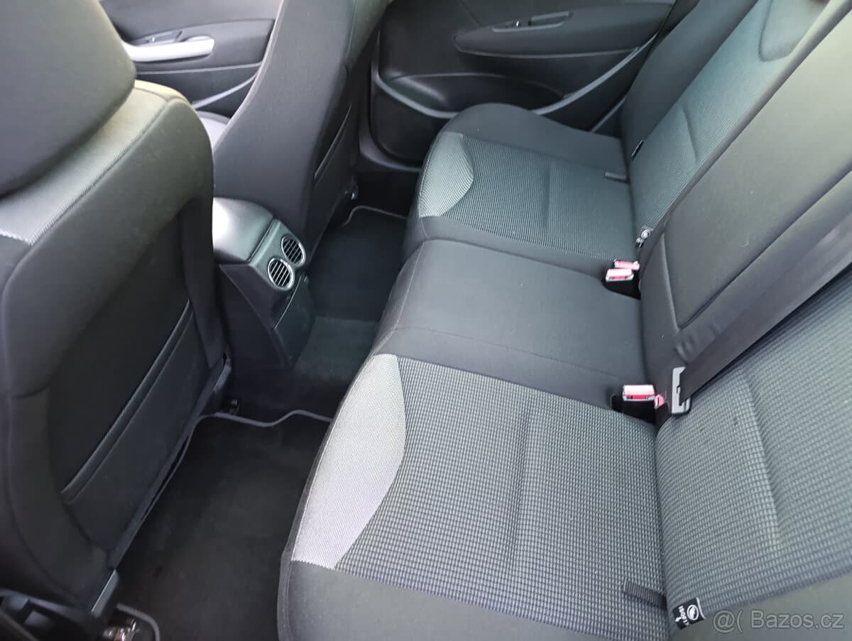 2011 Peugeot 308 - 12