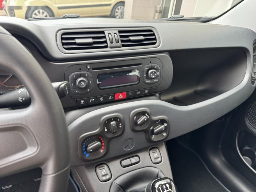 2017 Fiat PANDA - 12