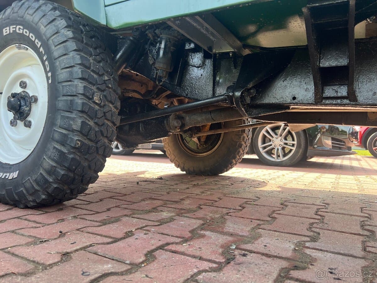 2001 Land Rover DEFENDER - 12