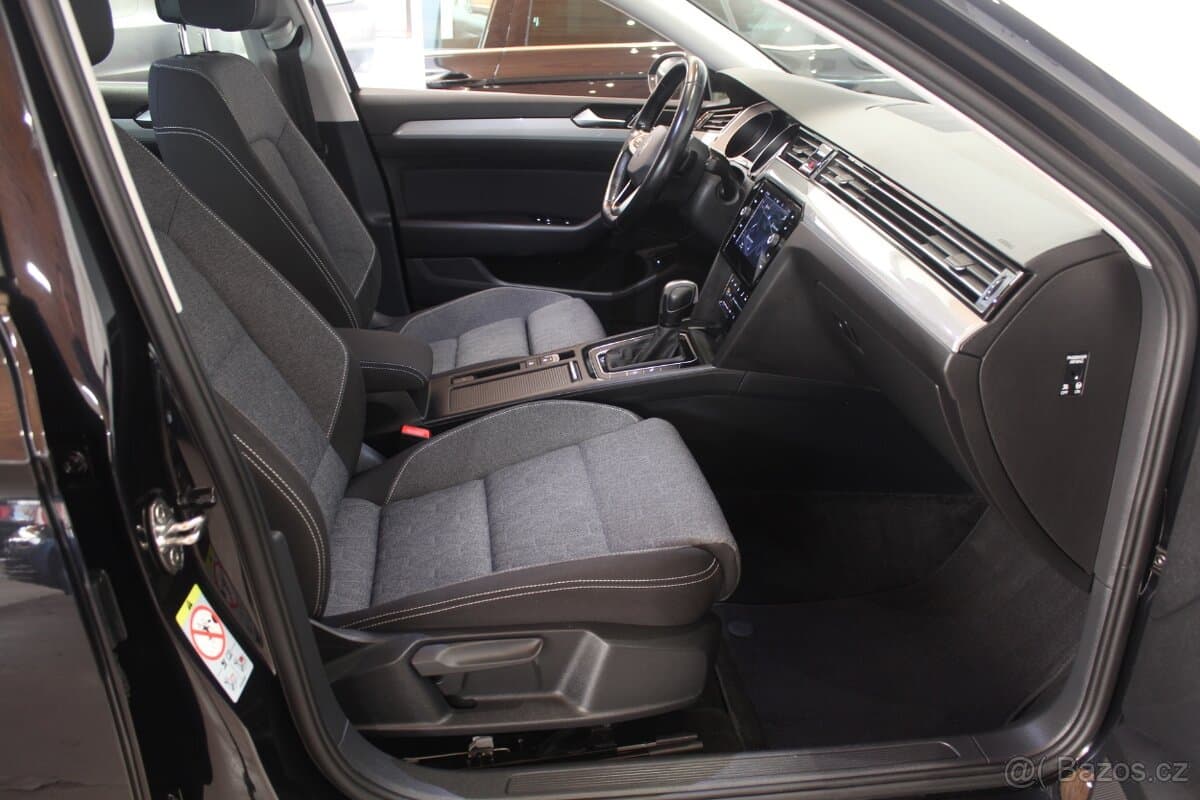 2023 Volkswagen PASSAT - 12