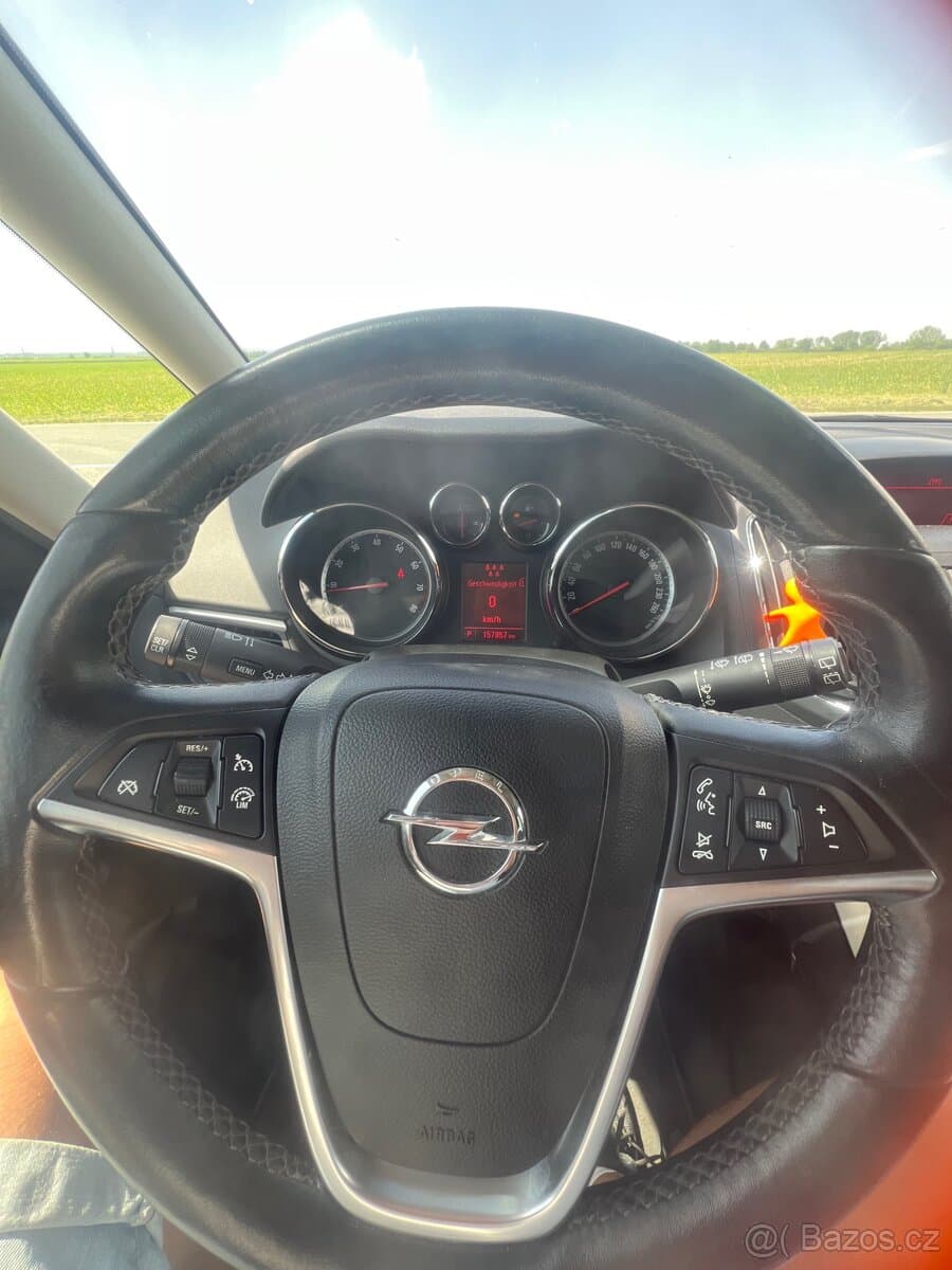 2012 Opel ZAFIRA - 12