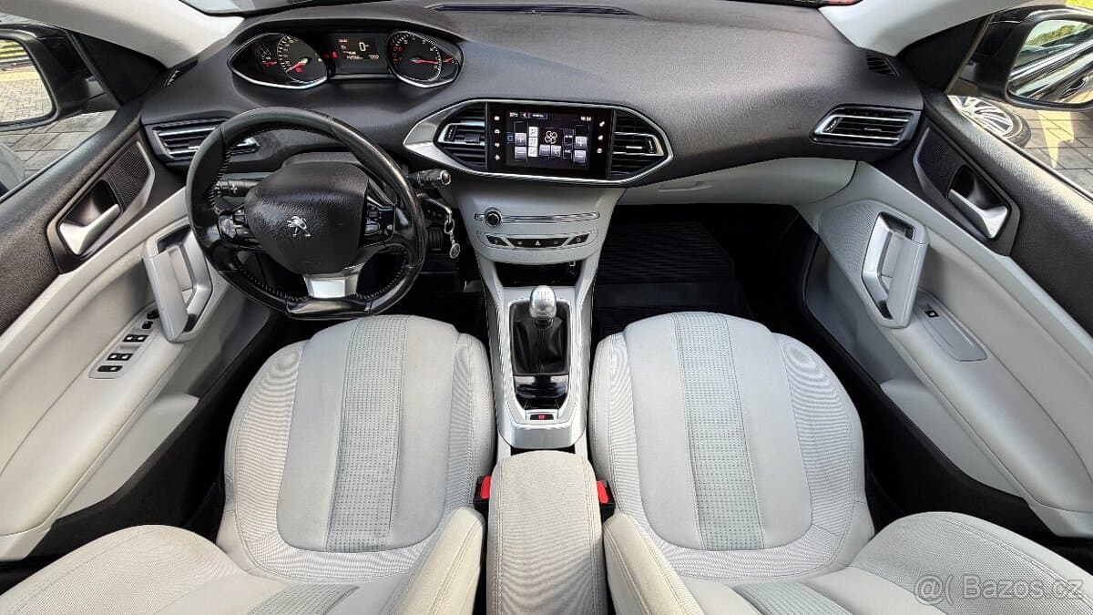 2016 Peugeot 308 - 12