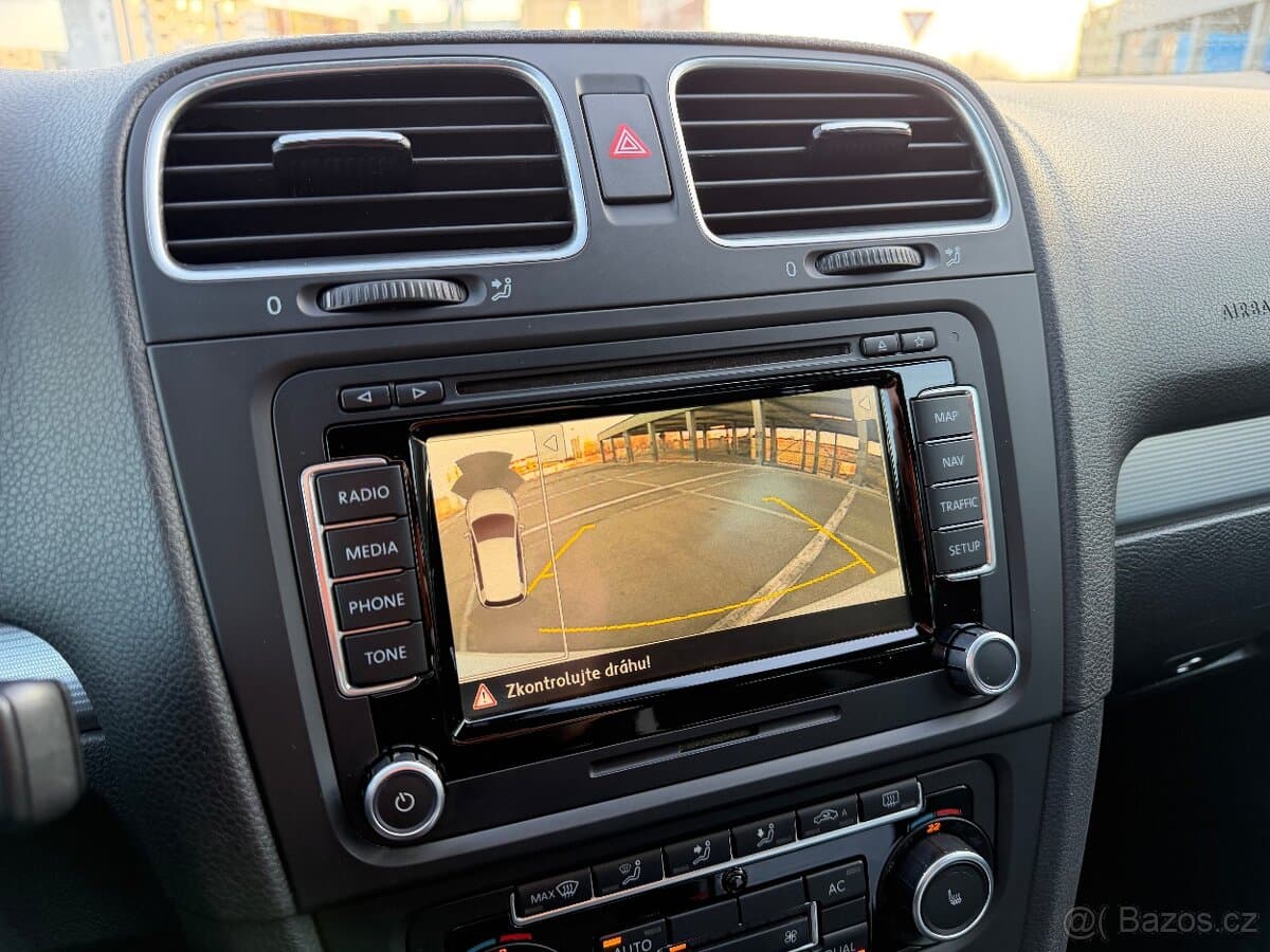 2011 Volkswagen GOLF - 12
