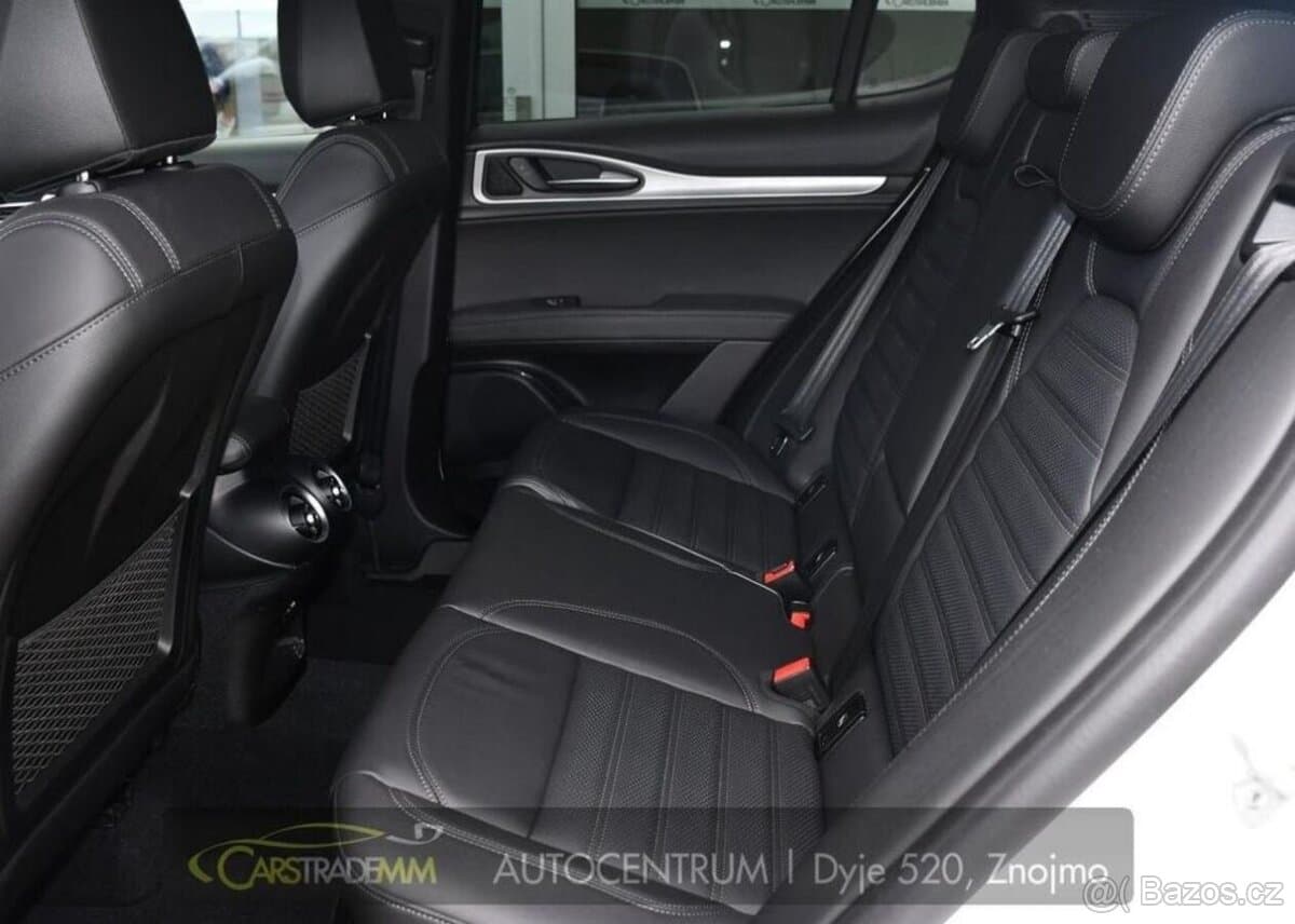 2024 Alfa Romeo STELVIO - 12