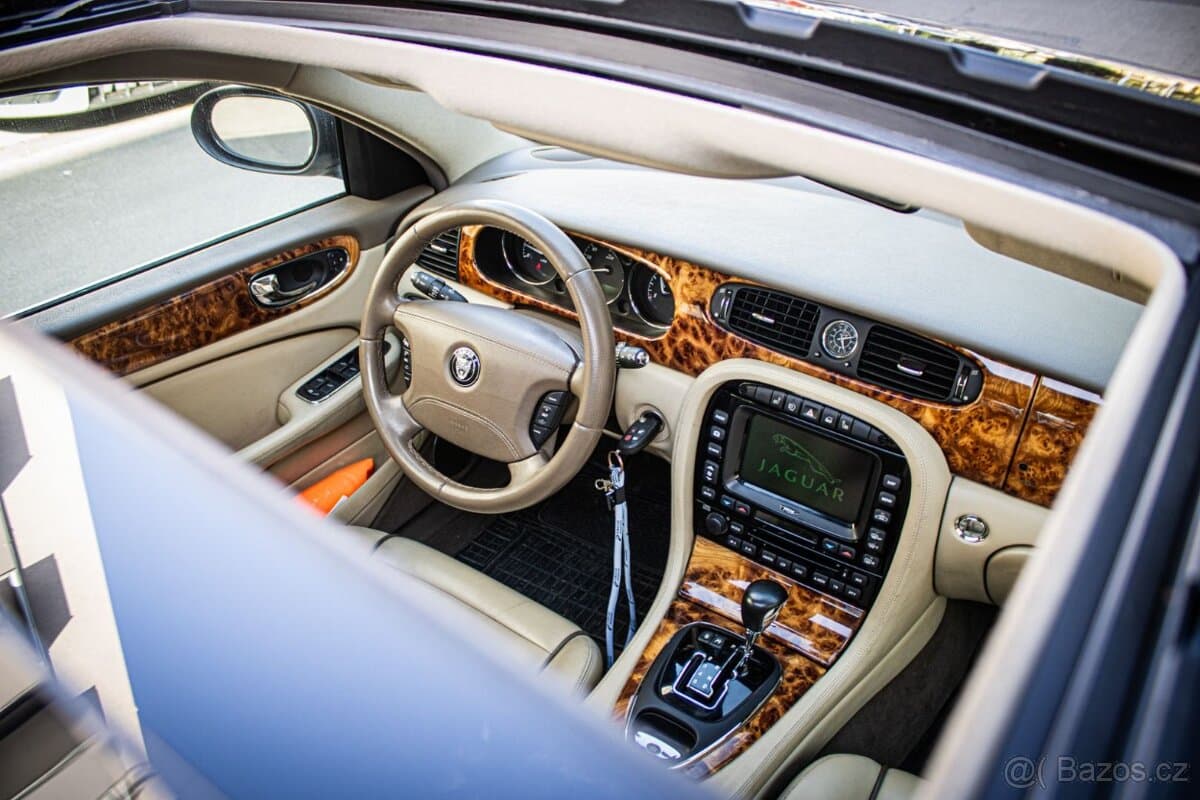 2007 Jaguar XJ - 12