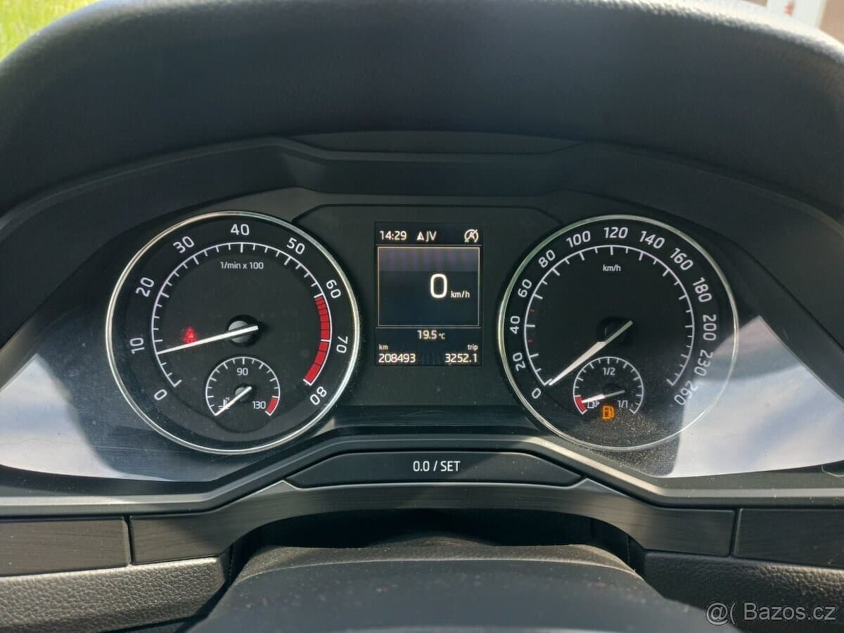 2016 Škoda SUPERB - 12