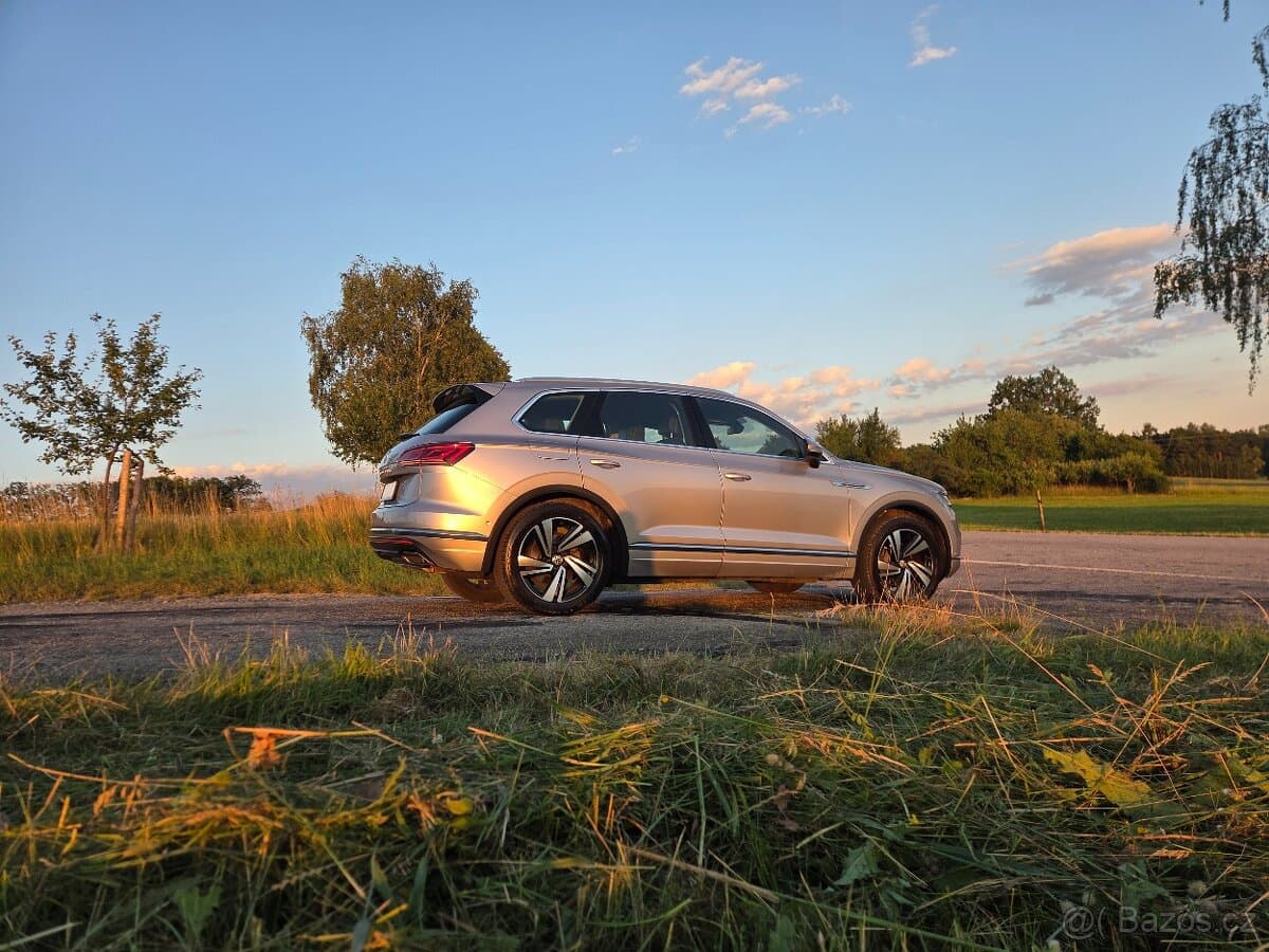 2018 Volkswagen TOUAREG - 12