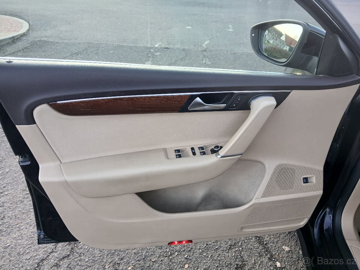 2013 Volkswagen PASSAT - 12