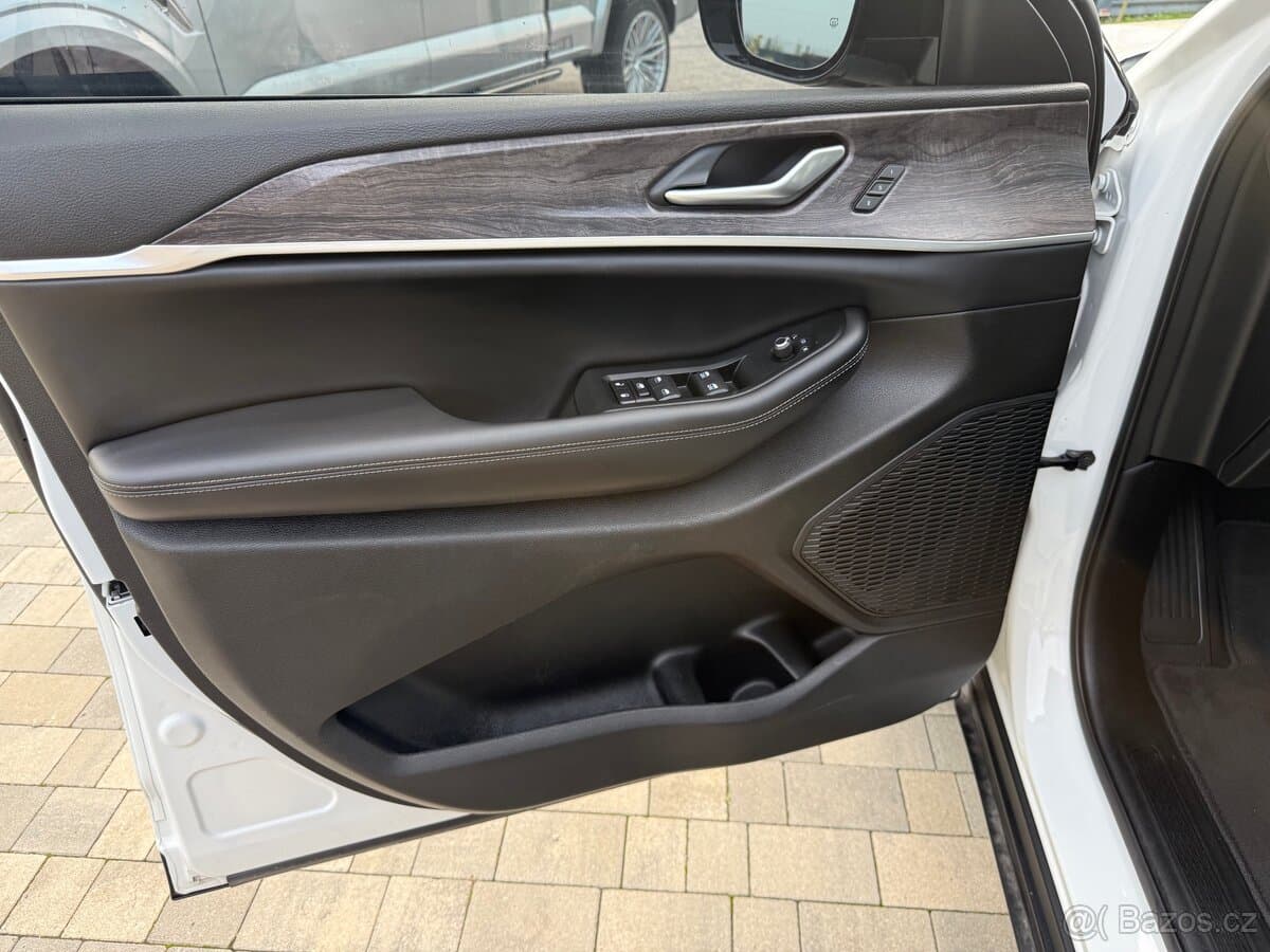 2024 Jeep CHEROKEE - 12