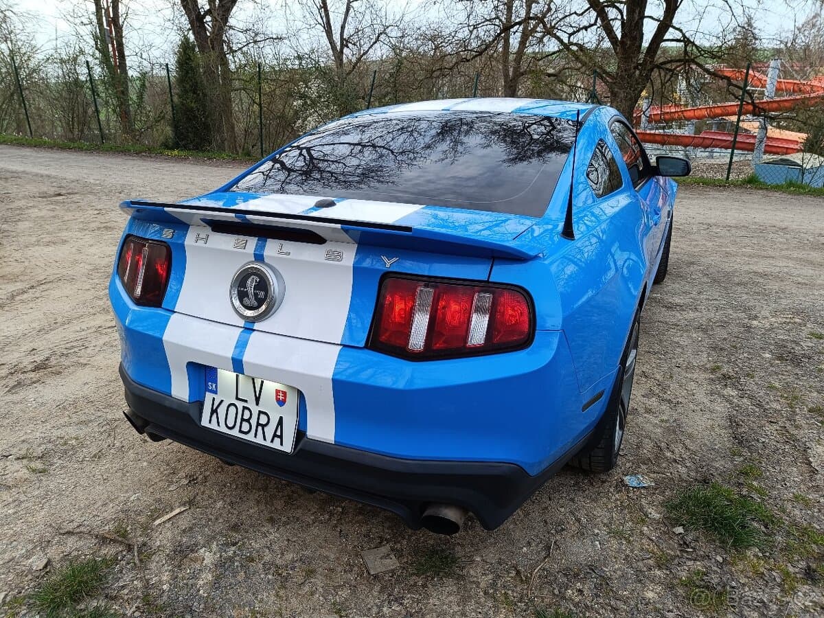 2010 Ford GT - 12