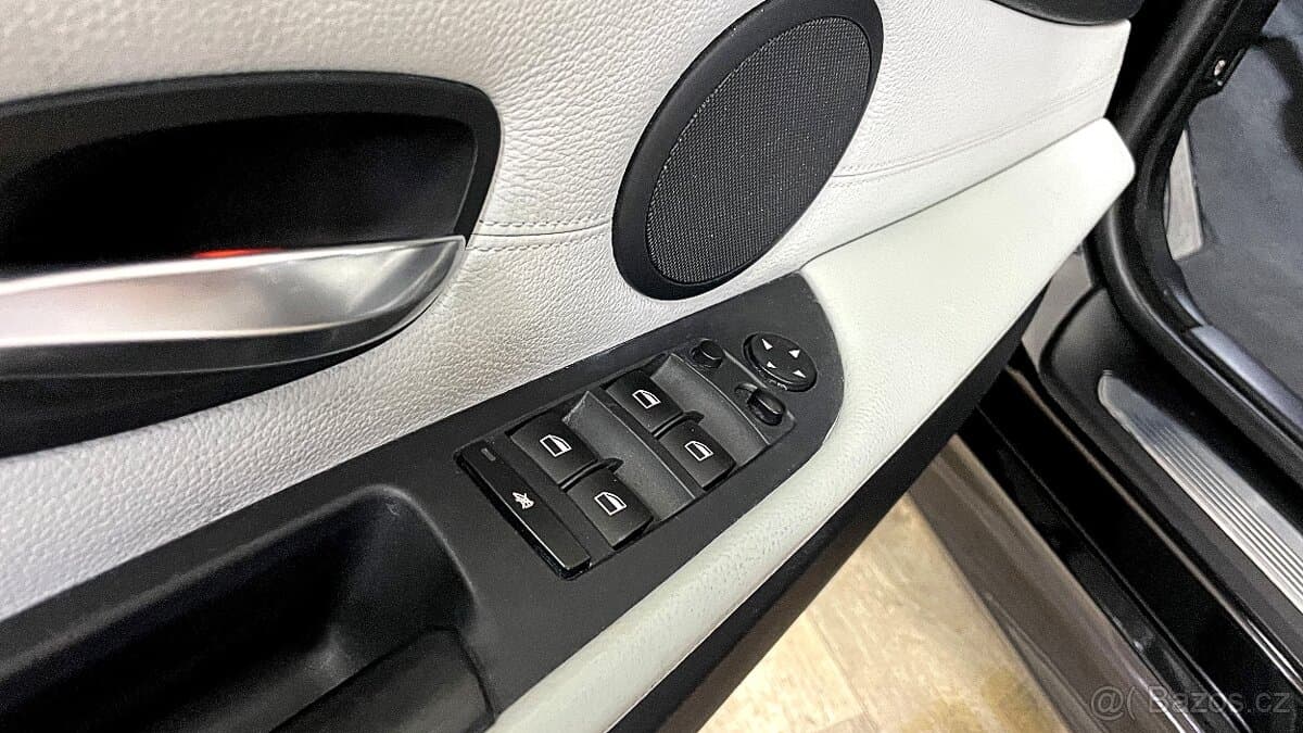 2007 BMW M5 - 12