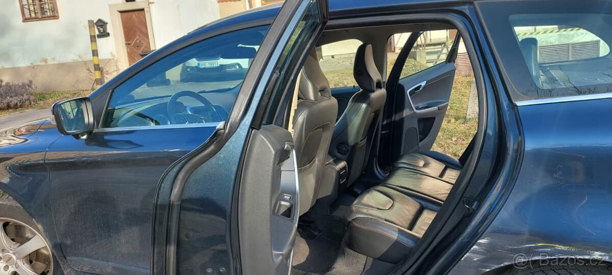 2011 Volvo XC60 - 12