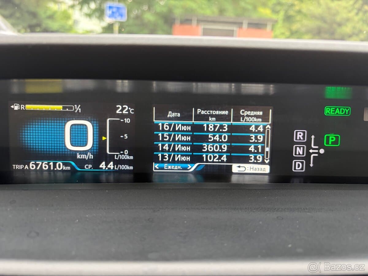 2018 Toyota PRIUS - 12