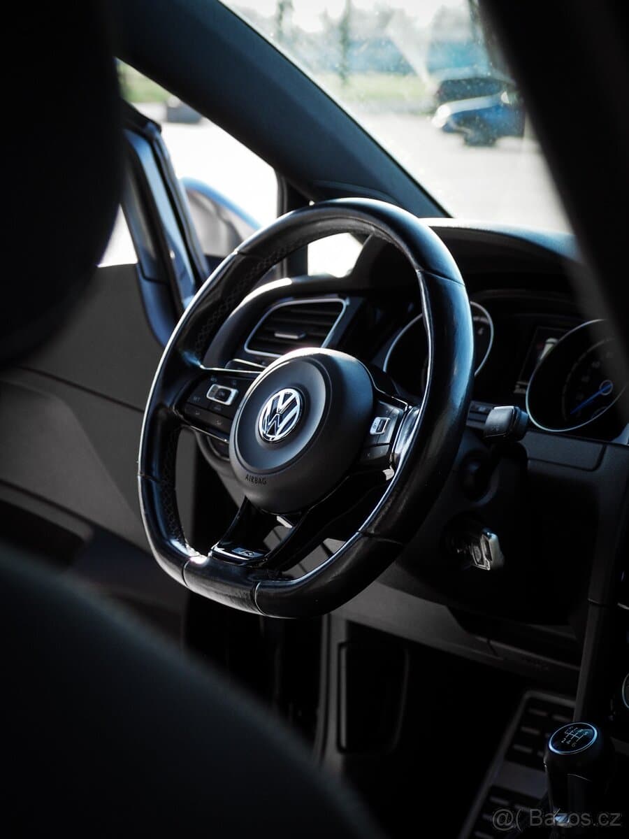 Volkswagen GOLF - 12