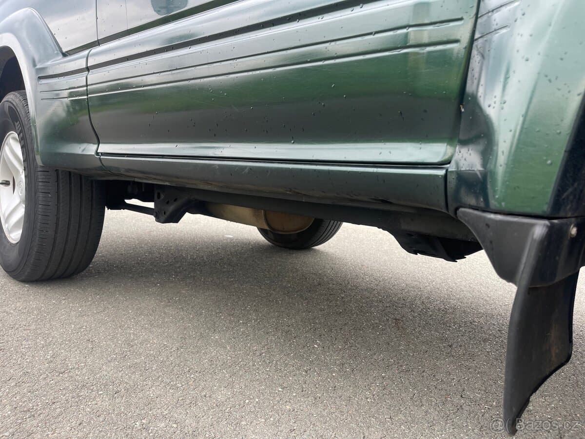 2001 Toyota LAND CRUISER - 12