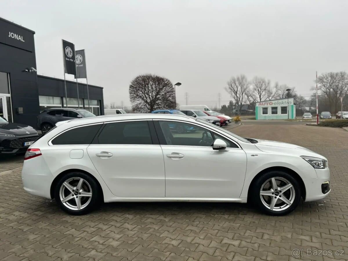 2015 Peugeot 508 - 12